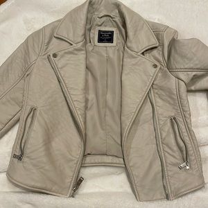 Women’s size small Abercrombie and Fitch Cream leather jacket